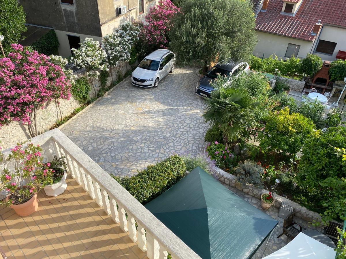 Family Apartments Vesna- 100 M Beach -Center 茨里克韦尼察 外观 照片