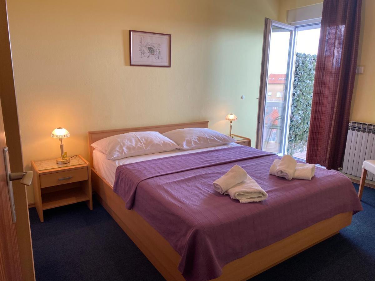 Family Apartments Vesna- 100 M Beach -Center 茨里克韦尼察 外观 照片