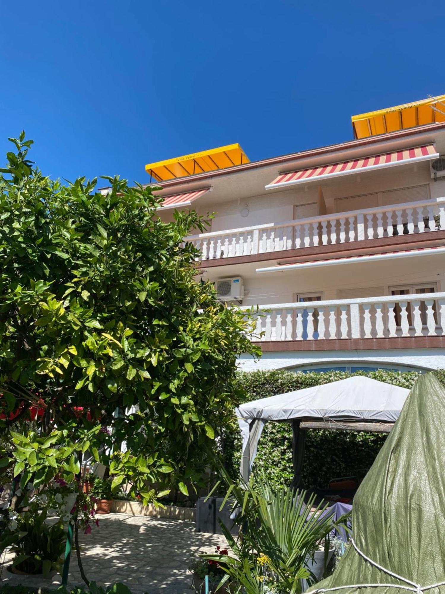 Family Apartments Vesna- 100 M Beach -Center 茨里克韦尼察 外观 照片