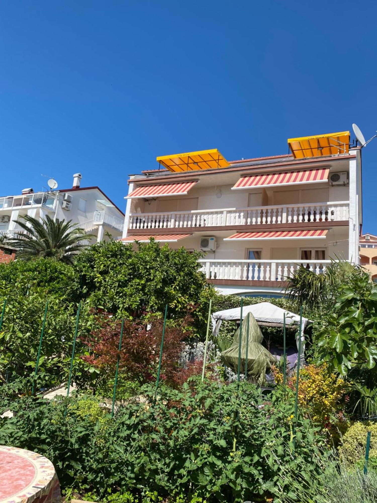 Family Apartments Vesna- 100 M Beach -Center 茨里克韦尼察 外观 照片